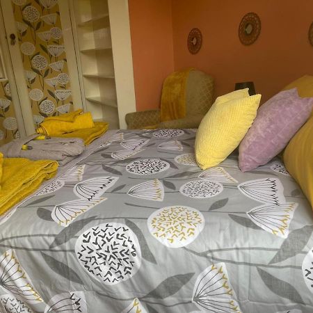 Apartamento Peaceful Retreat Hideaway Surrey Esher Exterior foto