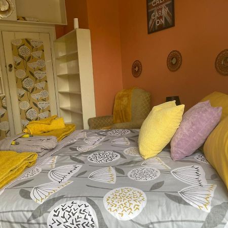 Apartamento Peaceful Retreat Hideaway Surrey Esher Exterior foto