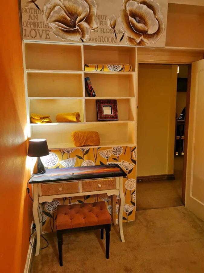 Apartamento Peaceful Retreat Hideaway Surrey Esher Exterior foto