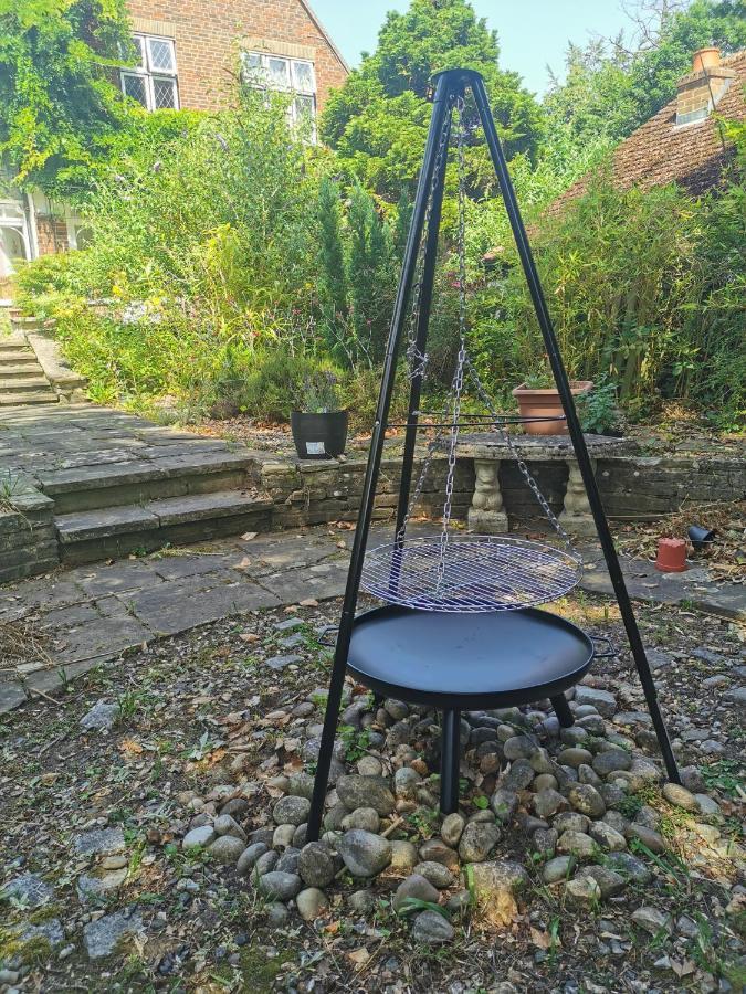 Apartamento Peaceful Retreat Hideaway Surrey Esher Exterior foto