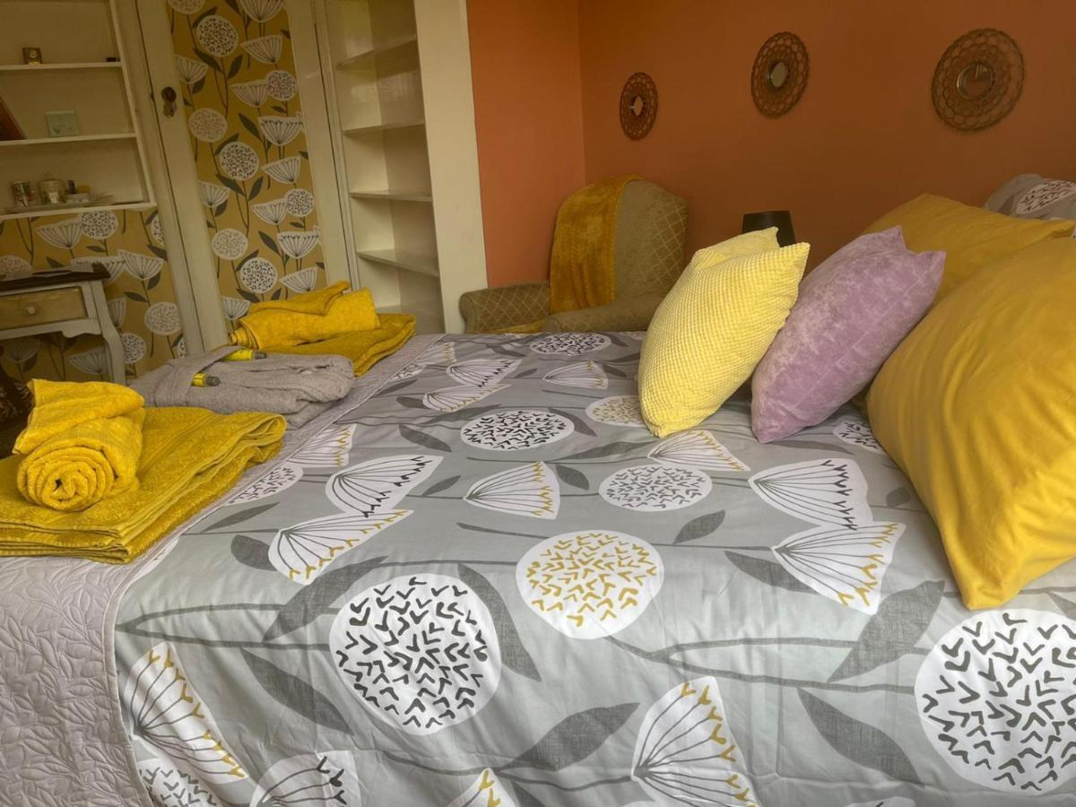 Apartamento Peaceful Retreat Hideaway Surrey Esher Exterior foto